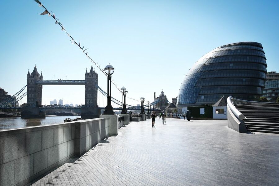 London: Westminster Walking Tour & Westminster Abbey Visit - Changing of the Guard at 10:00: what you can realistically plan for