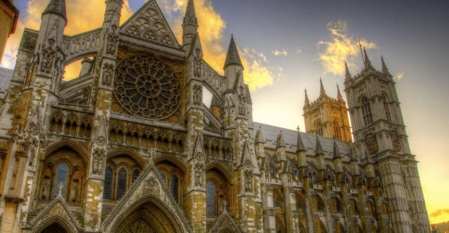 London: Westminster Walking Tour & Westminster Abbey Visit - What makes the guides matter on this route