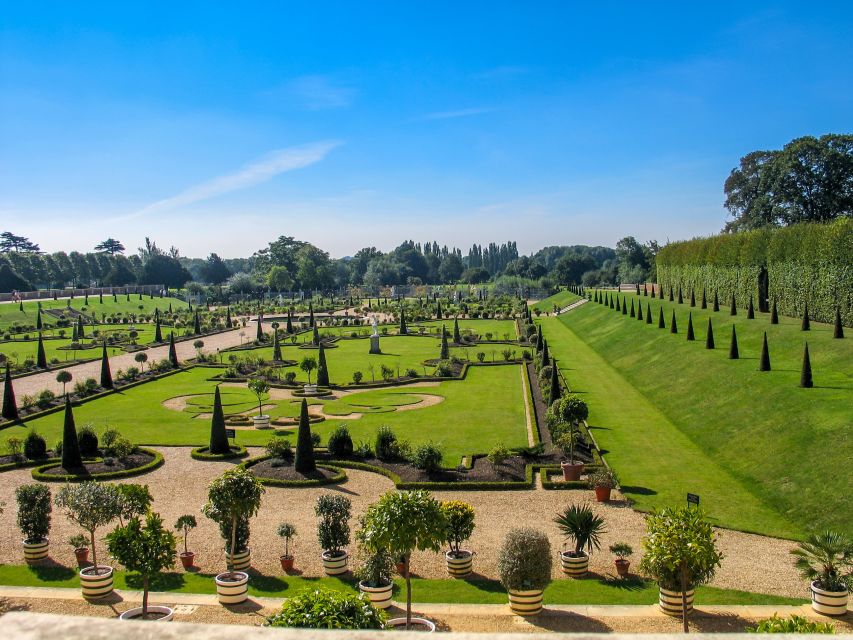 London: Windsor Castle & Henry VIII's Hampton Court Palace - Hampton Court Palace: Henry VIII’s world in Tudor scale