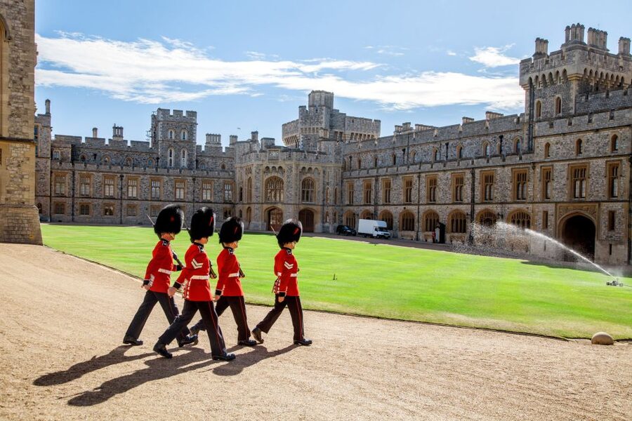 London: Windsor Castle, Stonehenge, and Bath Day Trip - Windsor Castle first: early entry energy and what to focus on