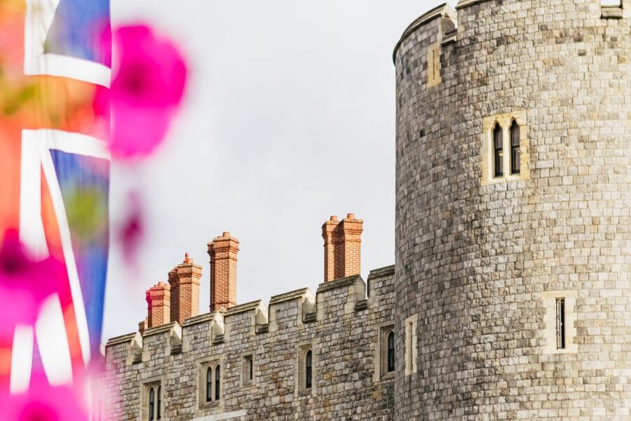 London: Windsor Castle, Stonehenge & Bath Full-Day Tour - What the best guides do for a day this long