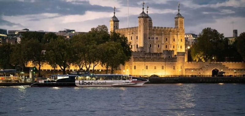 London: Windsor Castle & Tower of London Tour with Tickets - Getting from Earls Court to Windsor: coach time and first bottlenecks