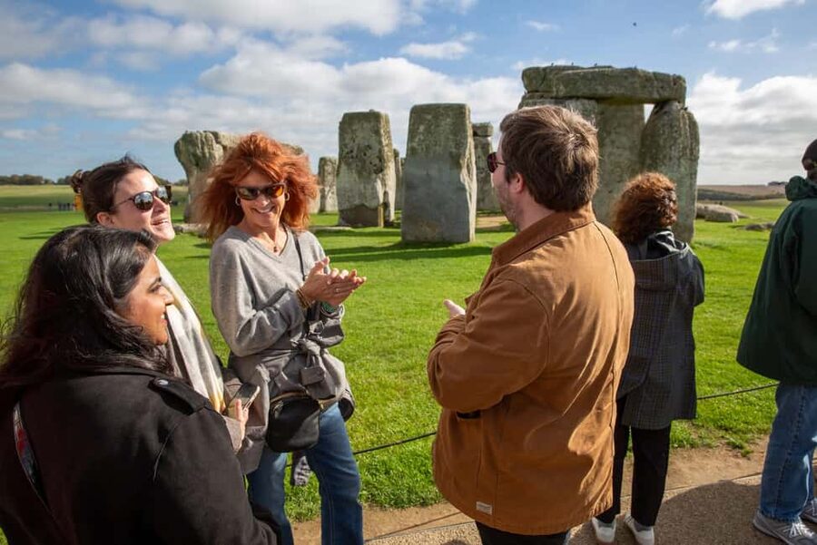 London: Windsor, Stonehenge & Bath with 14th-Century Pub - Key highlights at a glance