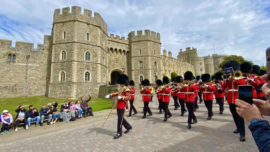 London: Windsor, Stonehenge & Bath with 14th-Century Pub - Windsor Castle: how to make royal time feel like more than a snapshot