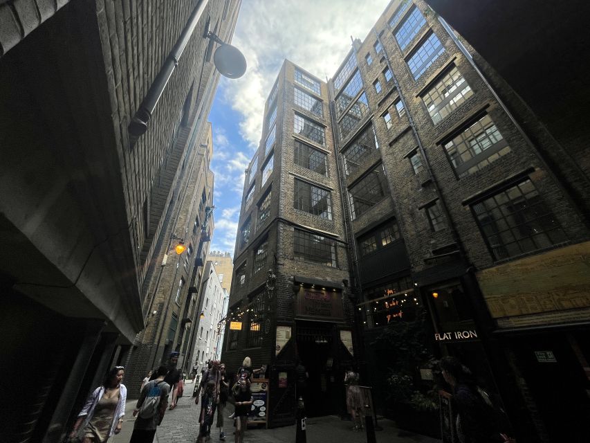 London: Witches and History Bankside Walking Tour - London witches, Southbank streets, and why this tour works