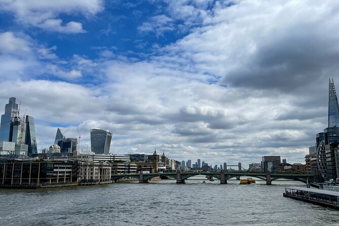 London Witches and History Walking Tour - Clink Street prison tales and Shakespeare’s Globe