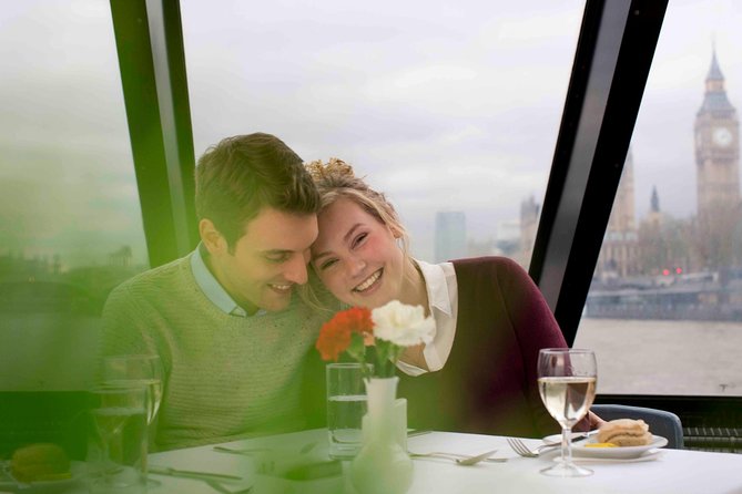 Lunch River Cruise on the Thames with 2-Course Meal - Service, Commentary, and the Reality of a Short 90 Minutes