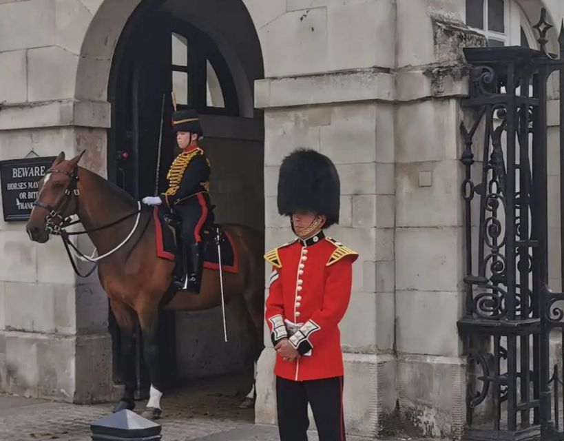 Luxury Private Tour in London with Lunch - Tower of London and the bridge-zone that makes London feel like a movie set