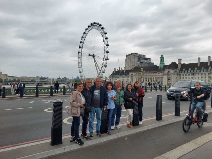 Luxury Private Tour in London with Lunch - Westminster Abbey and Buckingham Palace: guards, ceremony energy, and photo timing