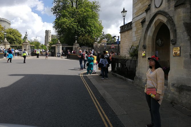 Luxury Private Vehicle Day Hire:London to London Stopover Windsor and its Castle - Who this London to Windsor stopover fits best