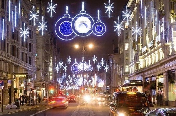 Magical Christmas Lights in London: Private Black Cab Tour - Trafalgar Square: the 80-foot Norwegian spruce tradition