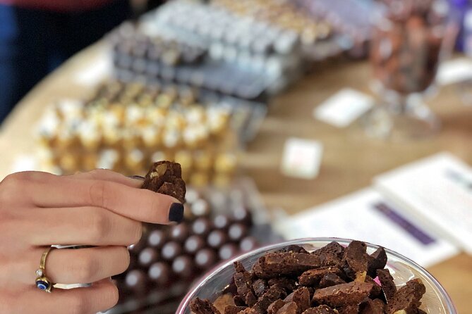 Mayfair Chocolate Tour - Start at Sketch with hot chocolate and pastry