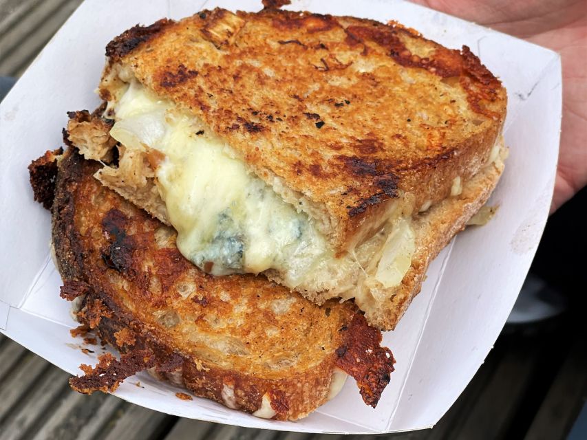 NO DIET CLUB - Bike and Food tour in London ! - Guide style and pacing: fun, jokes, and real-world info