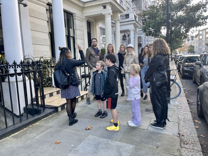 Notting Hill Walk Celebrities and Film Locations- London - Chepstow Villas through Kensington Park Gardens: photo stops that feel like real neighborhoods