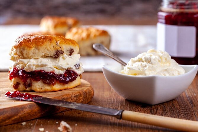 Notting Hill Walking Tour with Cream Tea - Entering the Tour Route: Where It Starts and What It Delivers