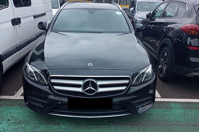 One Way Taxi Transfer from Heathrow Airport to Gatwick Airport - Comfort details that make the ride feel easier