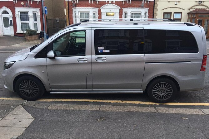 One Way Taxi Transfer from London City Airport to London City - Where you meet your driver at London City Airport