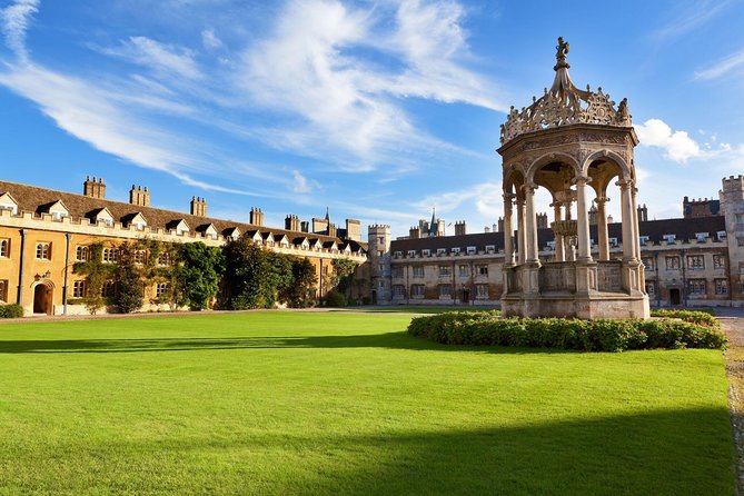Oxford and Cambridge Universities Guided Day Trip from London - Oxford on foot: courtyards, cobbled lanes, and the Bodleian Library area