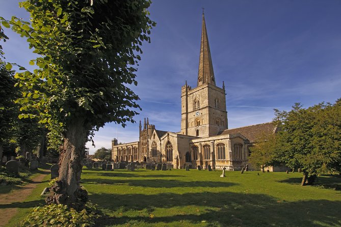 Oxford and Traditional Cotswolds Villages Small-Group Day Tour from London - Bibury and Arlington Row: The Most Famous Stop, With the Crowds to Match