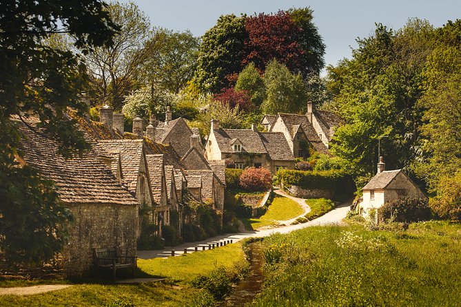 Oxford and Traditional Cotswolds Villages Small-Group Day Tour from London - What the Driver-Guide Actually Adds (Beyond Facts on a Map)