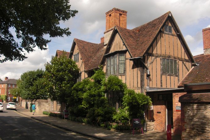Oxford, Shakespeare Country & Warwick castle private Tour - Warwick Castle: The Norman-to-Medieval Story Behind the Stones