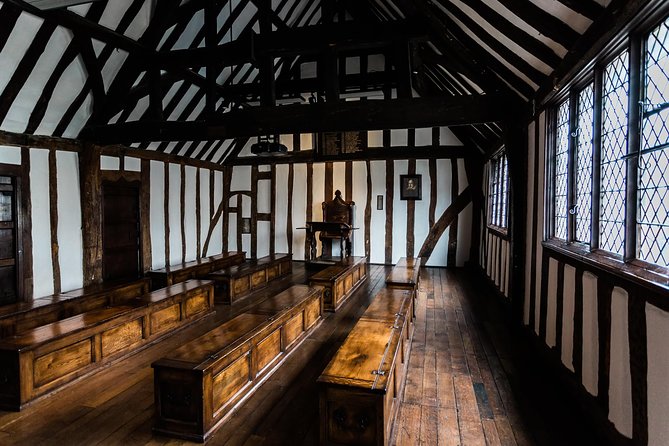 Oxford, Stratford-upon-Avon & Cotswolds Day Trip from London - Holy Trinity Church: a quick, focused stop at Shakespeare’s burial site (20 minutes)