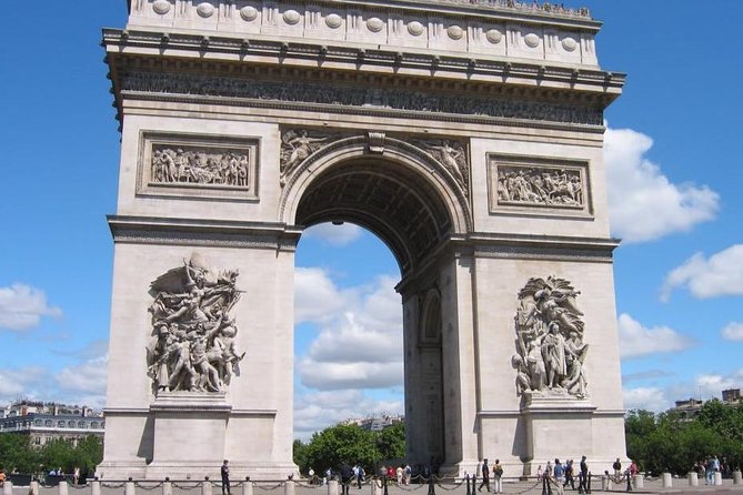 Paris by Rail - Sightseeing Bus and Eiffel Tower Champagne Lunch - The Seine River Cruise: Your Best Reset Between Landmarks