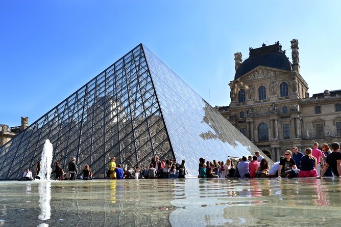 Paris by Rail with Sightseeing Bus and River Seine Lunch Cruise - Eiffel Tower Photo Stop: Short, Snappy, and Admission-Free