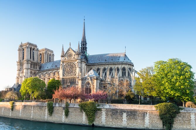 Paris Explorer Rail Tour from London with Paris Sightseeing Bus - The Eurostar ride: reserved seats, WiFi, and the ride-as-a-rest strategy