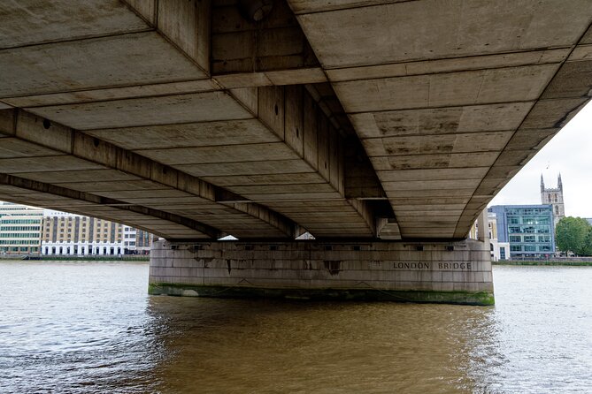Postcard London - The guide factor: why this feels easy even in rain