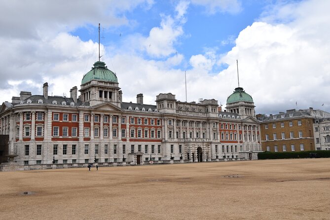 Private 2.5 Hour Taxi Tour of London - London's Greatest Bits! - Buckingham Palace and the Changing of the Guard timing reality