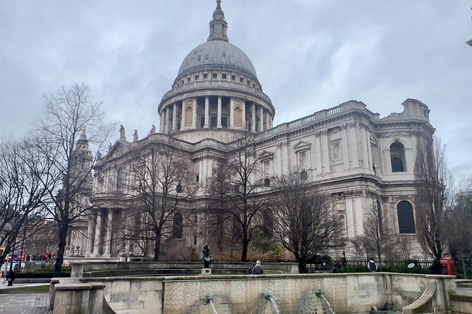 Private 3-Hour London Tour with Pickup – Explore Iconic Landmarks - St James’s Park: Swans, Squirrels, and a Break From the Big Monuments