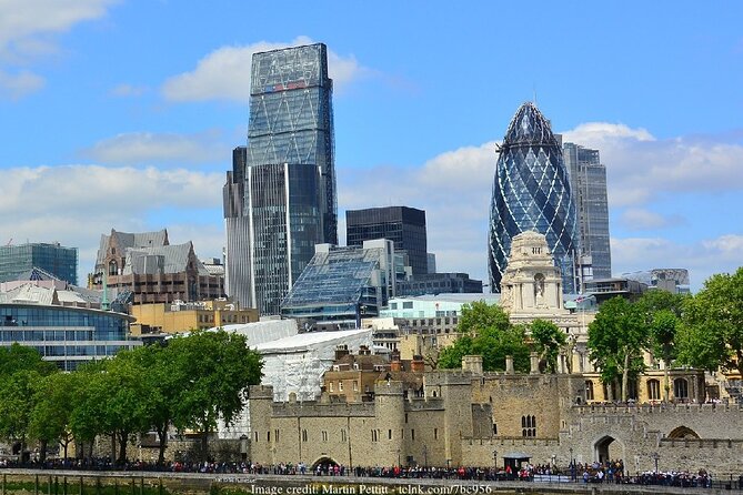 Private 3-hour Tour of The Iconic Tower of London & Tower Bridge - A 3-hour Tower of London and Tower Bridge combo that actually fits together