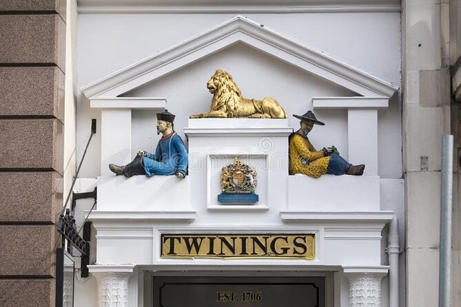 Private 4-Hour Guided Tour In the Footsteps of Jane Austen in London - Starting at Trafalgar Square: smooth meeting point, simple route flow