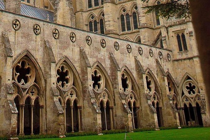 Private Archaeologist Guided Tour Stonehenge, Salisbury & Avebury - Durrington Walls: The Builder’s Village You Don’t See on Most Tours