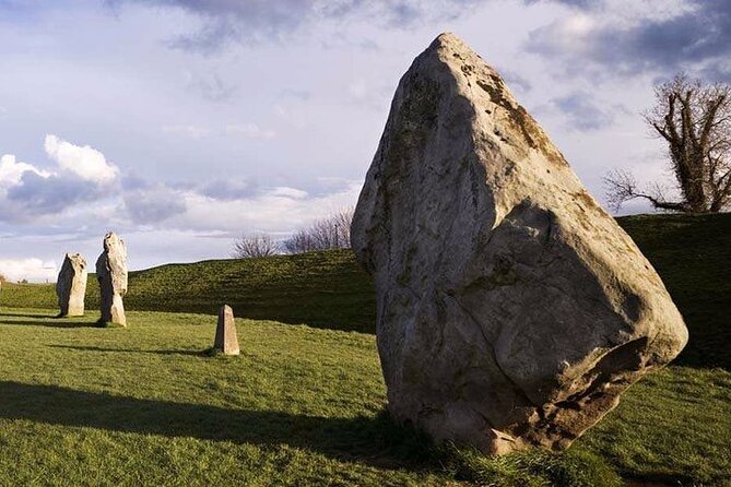 Private Archaeologist Guided Tour Stonehenge, Salisbury & Avebury - West Kennet Long Barrow: A 5,500-Year-Old Tomb Visit