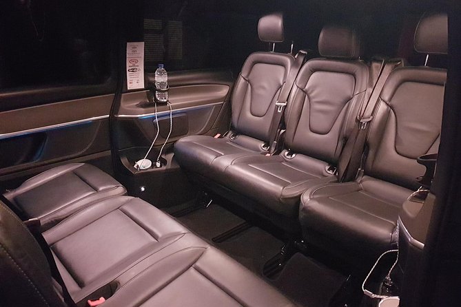 Private Arrival Transfer: Heathrow Airport to London with Stopover at Stonehenge - Riding in a Mercedes V-Class: air-con, Wi-Fi, and the good kind of attention
