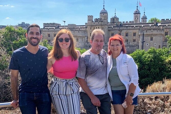 Private Big Sights Taxi Tour of London - Buckingham Palace and St. James’s Palace: royal façades and photo strategy