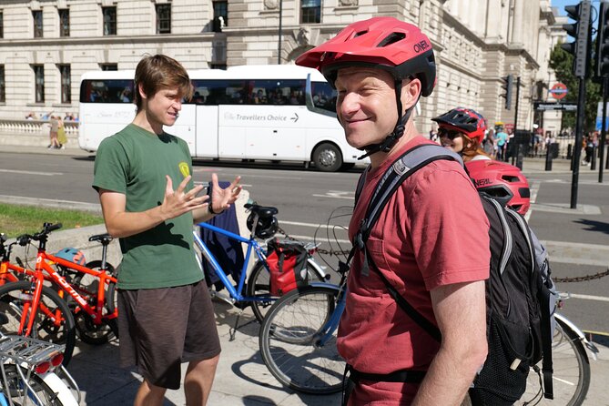 Private Bike or eBike Gold Classic Tour London - Lincoln’s Inn Fields and the legal-city streetscape break