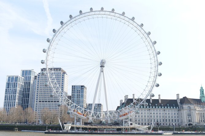 Private Bike or eBike Gold Classic Tour London - London Eye and Leake Street Arches for variety at the end