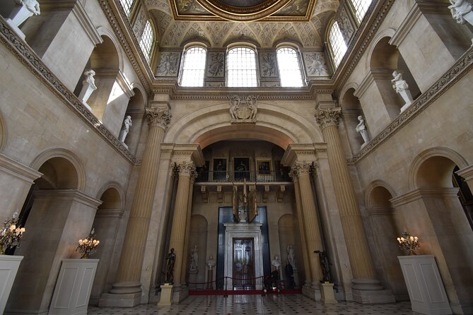 Private Blenheim Palace, the birthplace of Winston Churchill, Tour from London. - St Martin’s Church in Bladon: the short stop that lands hardest