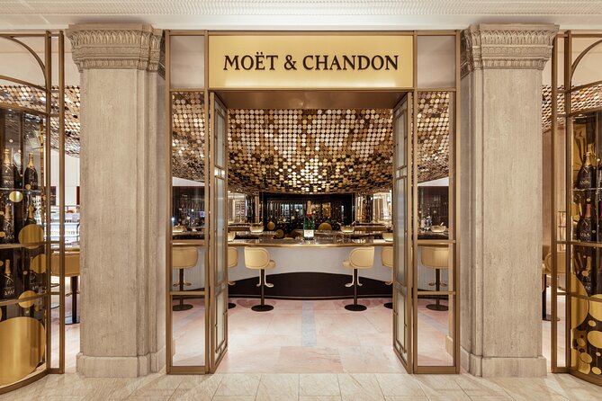 Private Buckingham Palace Royal Walk & Champagne at Harrods - Why This Private Buckingham Palace Walk + Harrods Champagne Works