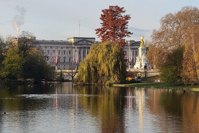 Private Buckingham Palace Royal Walk & Champagne at Harrods - Little Stops That Make It Feel Personal
