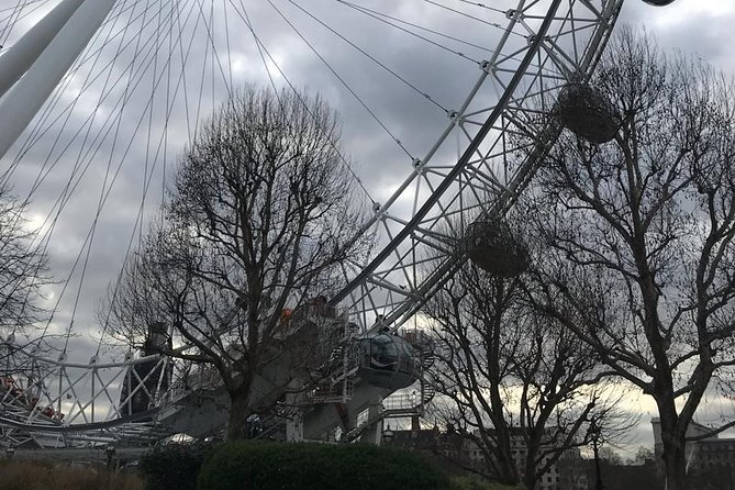 Private Chauffeur at your Disposal in London - Royal landmarks you can actually fit in: Buckingham, 10 Downing Street, and more
