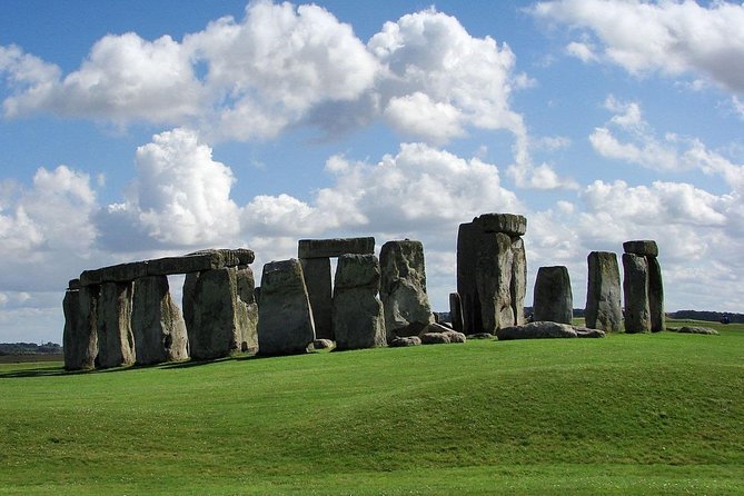 Private Chauffeured Minivan Tour of Stonehenge from London - Blue Badge guiding: when GBP 220 makes sense