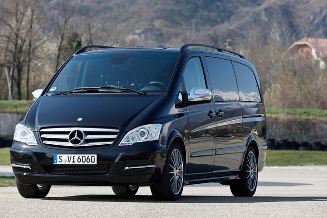 Private Chauffeured Minivan Tour of Stonehenge from London - The drive from London to Stonehenge: comfort plus flexibility