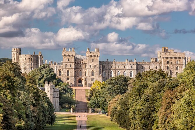 Private Chauffeured Tour to Windsor Castle from London - Booking smart: days Windsor is closed and plan-B thinking