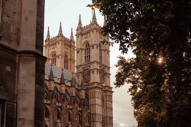 Private City Kickstart Tour: London - Victoria Tower Gardens to Westminster Abbey: Royal-Neighborhood Stroll
