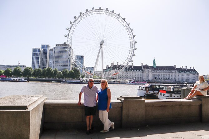 Private Classic London Taxi Tour - The Great Fire stop that links London Bridge and history