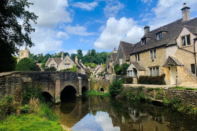 Private Day Tour to Bath, Avebury & The Cotswolds - Pickup, timing, and the small-vehicle reality
